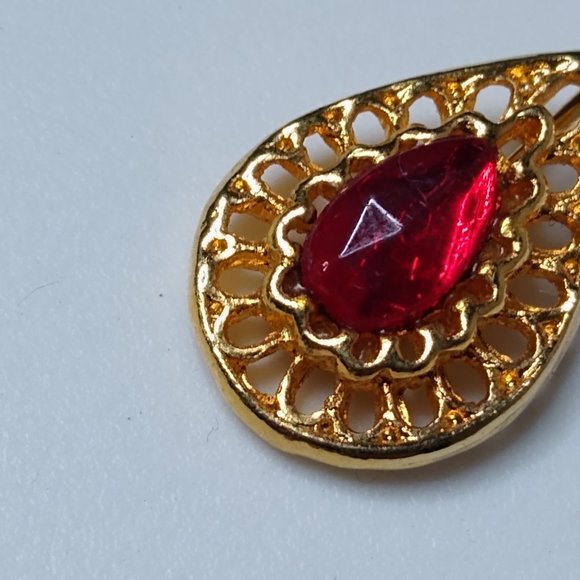 Vintage Tear Drop Shaped Red Stickpin Brooch - Picture 4 of 12